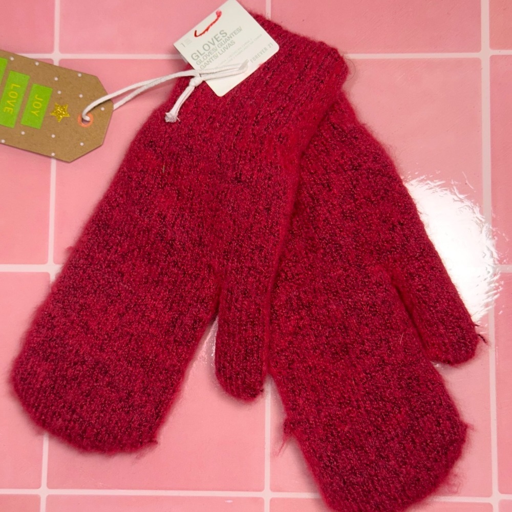 Forever 21 Womens Fuzzy Knit Mittens Dark Pink Magenta Winter Gloves NWT